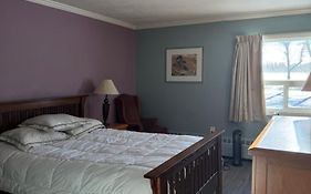Country Road Motor Inn